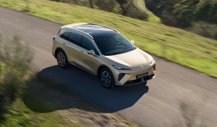 The New MG S6 : A Deep Dive into the 530km Range Electric SUV